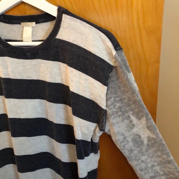Forever 21 Sweater Stars Stripes Faded Long Sleeve Patriotic Blue Gray White - Picture 2 of 5